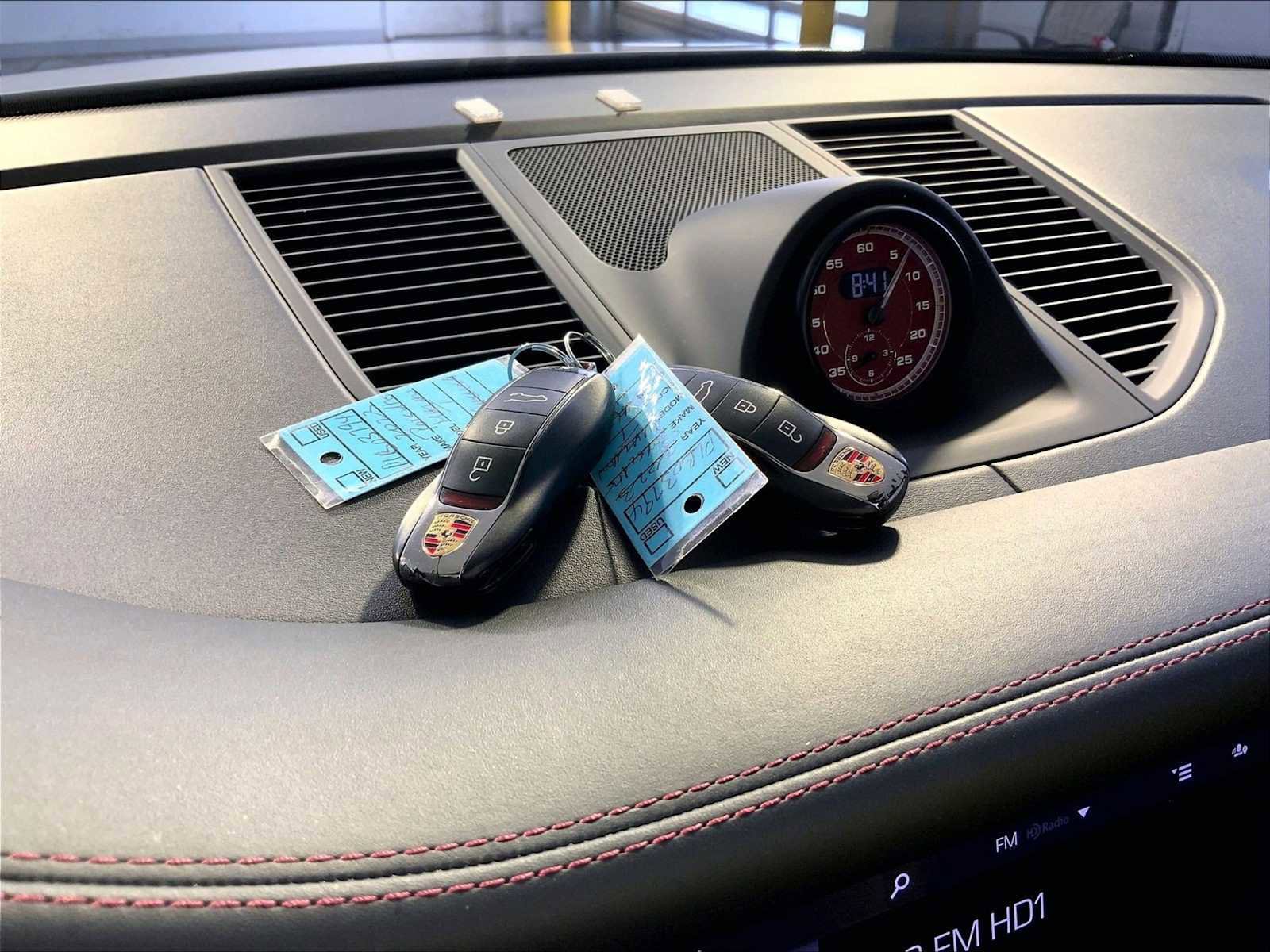 Certified 2023 Porsche Macan Turbo image 21