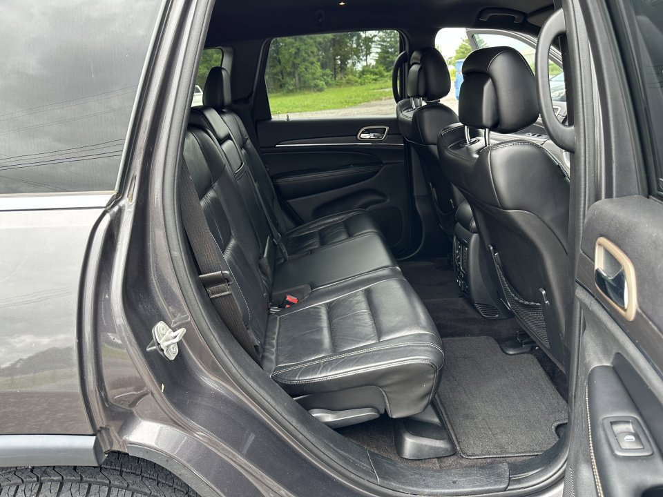 Used 2016 Jeep Grand Cherokee Limited image 18