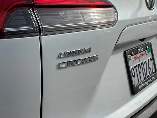 Used 2025 Toyota Corolla Cross XLE w/ Convenience Package FWD image 25