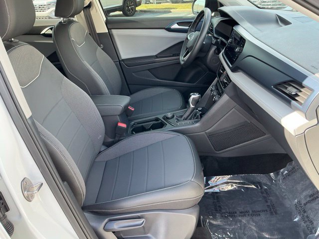 Certified 2024 Volkswagen Taos SE w/ Panoramic Sunroof Package AWD/4WD image 23