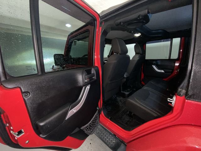 Used 2014 Jeep Wrangler Unlimited Sahara image 21
