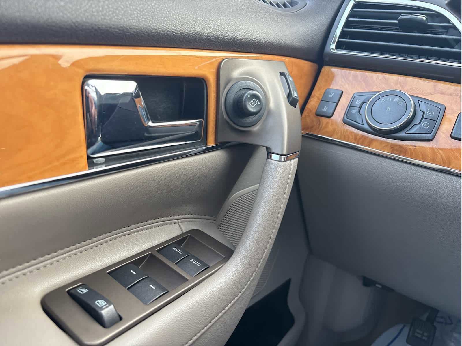 Used 2011 Lincoln MKX AWD w/ 101A Rapid Spec Order Code image 13