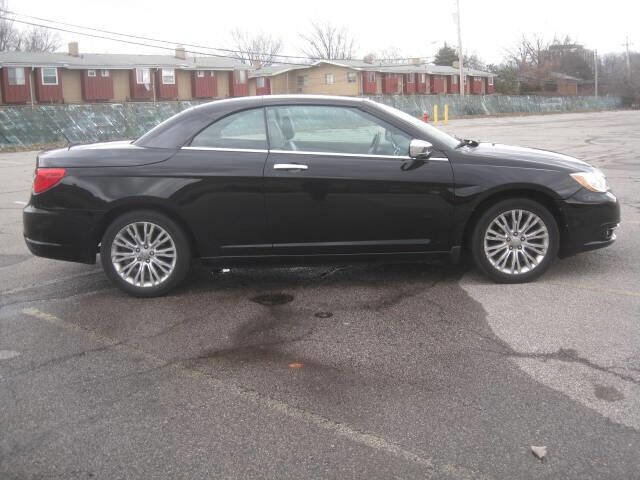Used 2011 Chrysler 200 Limited image 12