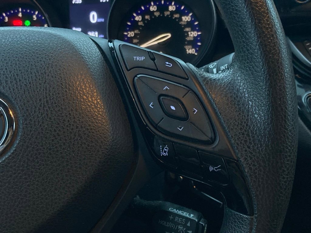 Used 2020 Toyota C-HR LE FWD image 16