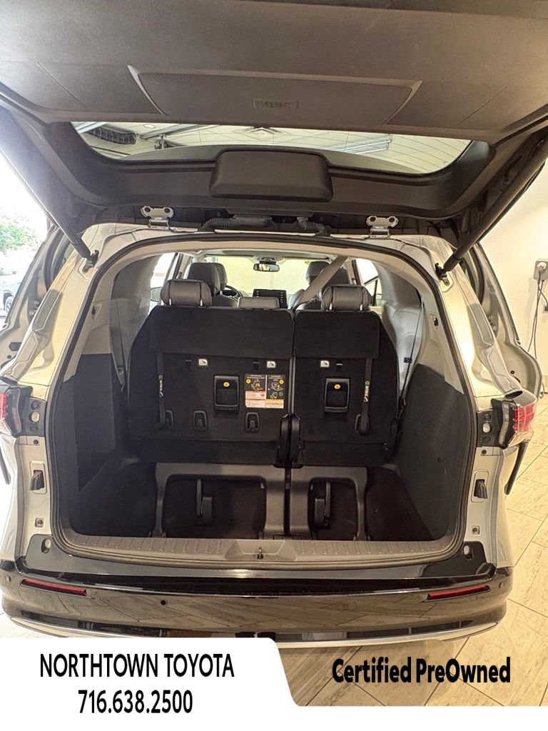 Used 2022 Toyota Sienna Limited AWD/4WD image 9