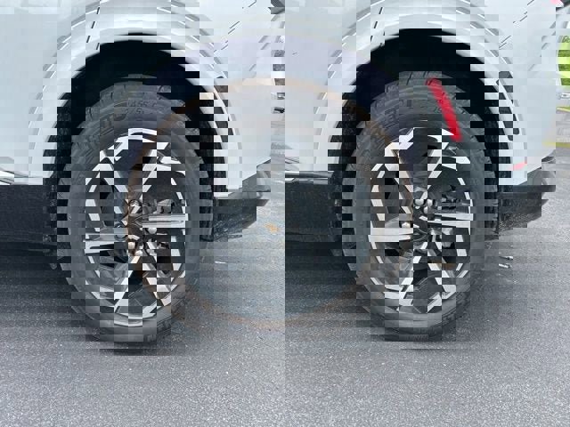 New 2025 Chevrolet Equinox EV LT image 38