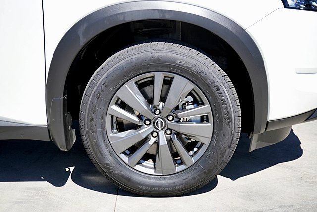 Certified 2023 Nissan Pathfinder SV w/ Black Appearance Package FWD image 14
