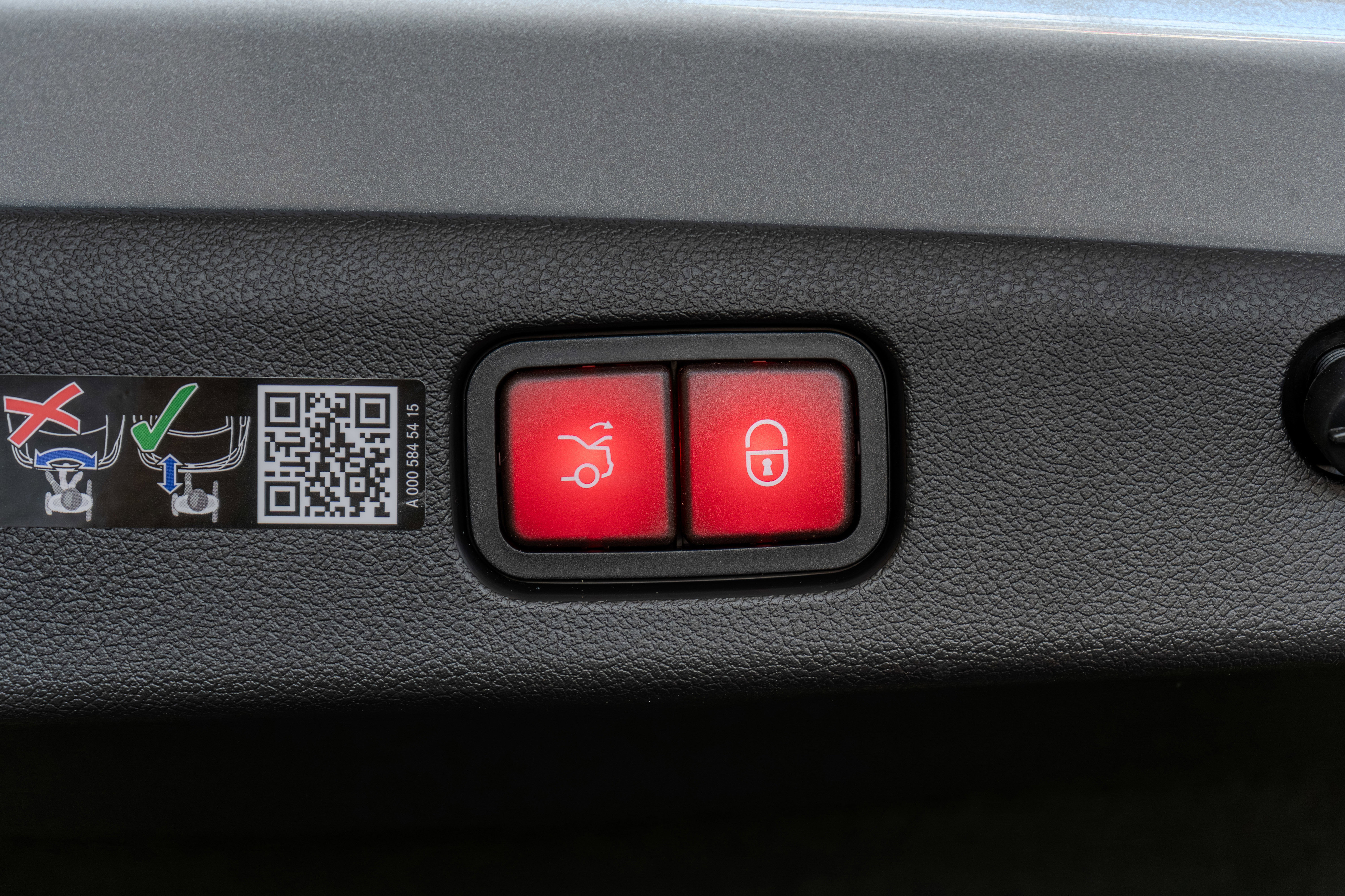 New 2026 Mercedes-Benz E 53 AMG e 4MATIC Sedan image 35