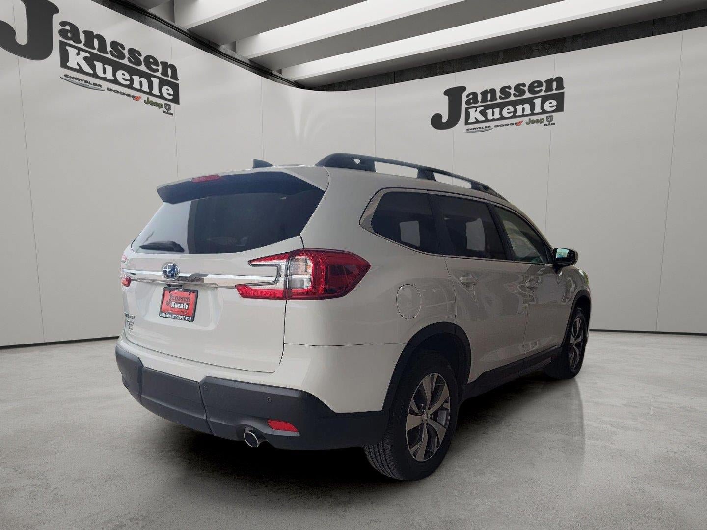 Used 2025 Subaru Ascent Premium AWD/4WD image 3