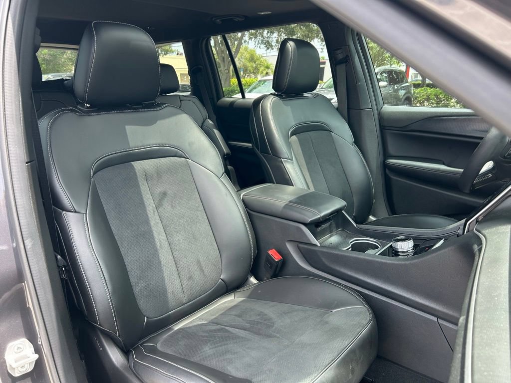Used 2025 Jeep Grand Cherokee L Altitude RWD image 43