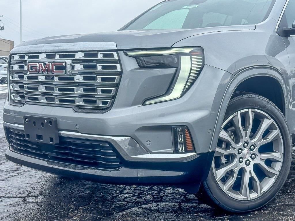 New 2026 GMC Acadia Denali w/ Super Cruise Package image 3