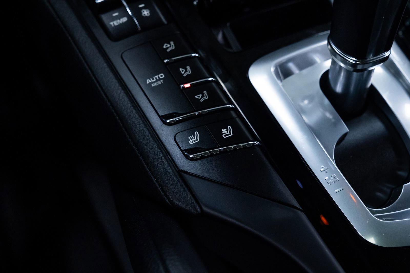 Used 2016 Porsche Cayenne AWD/4WD image 14