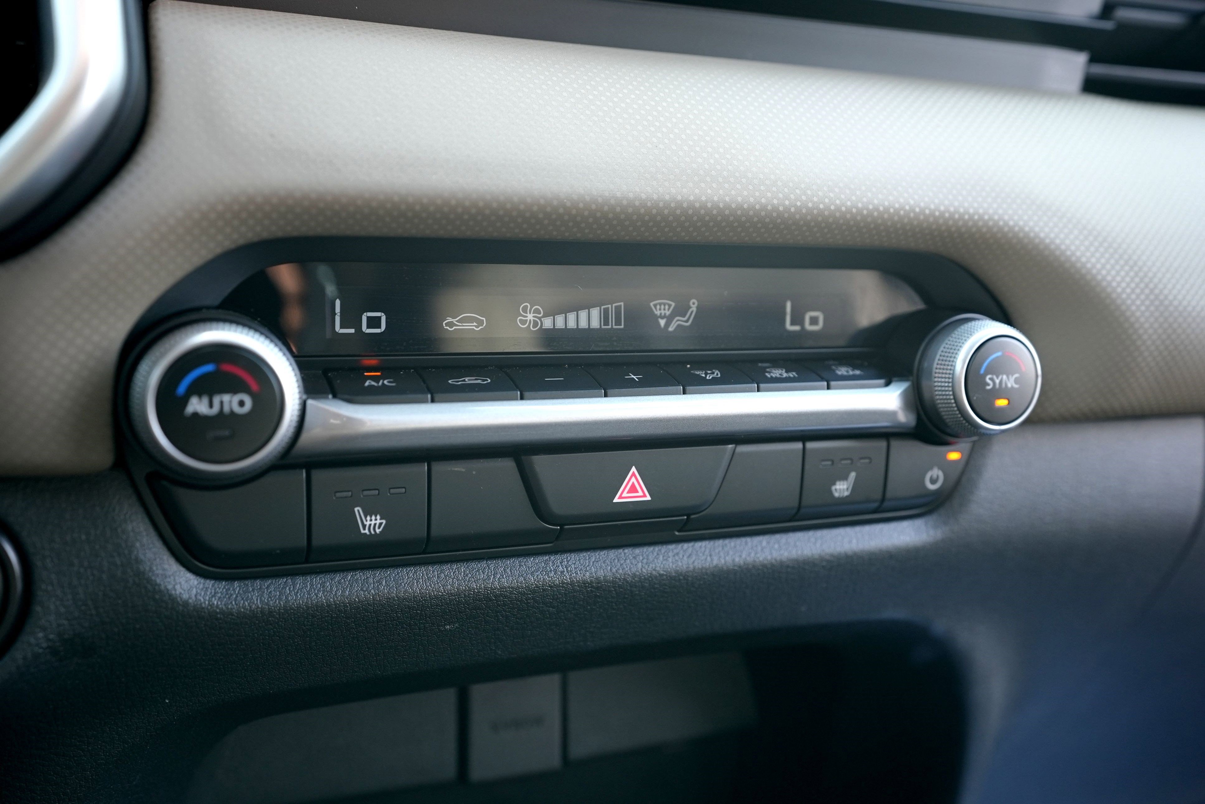 Certified 2025 MAZDA CX-50 AWD 2.5 S w/ Premium Package image 16