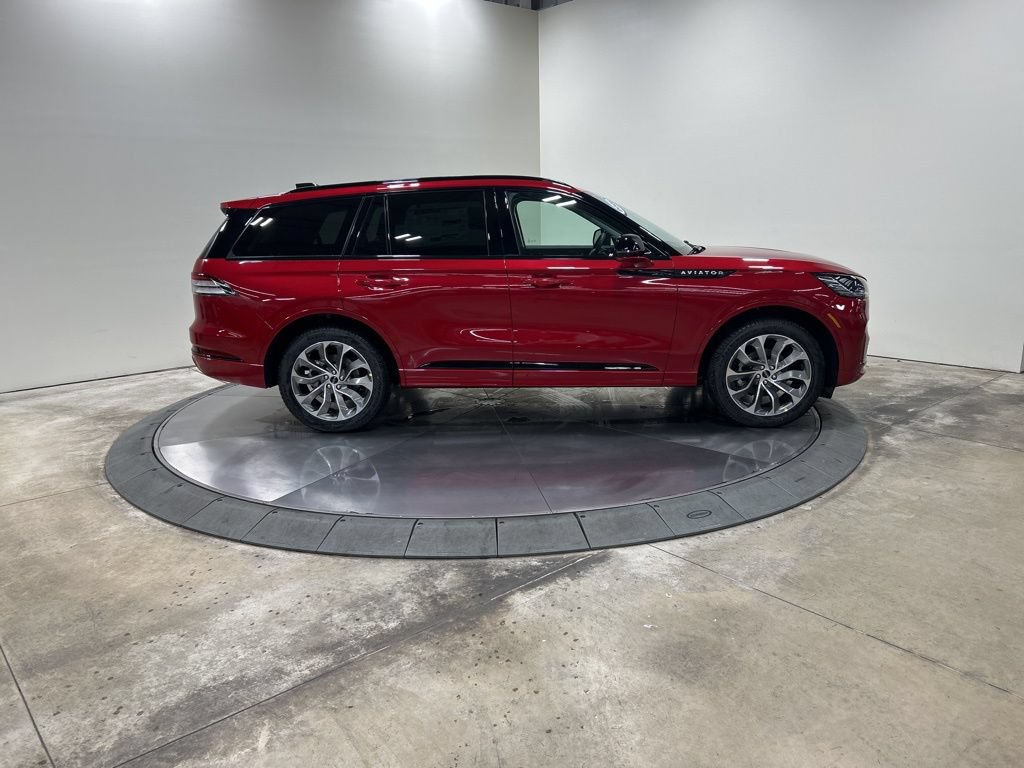 New 2026 Lincoln Aviator AWD w/ Jet Appearance Package image 5