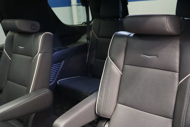 Certified 2025 Cadillac Escalade Premium Luxury AWD/4WD image 24