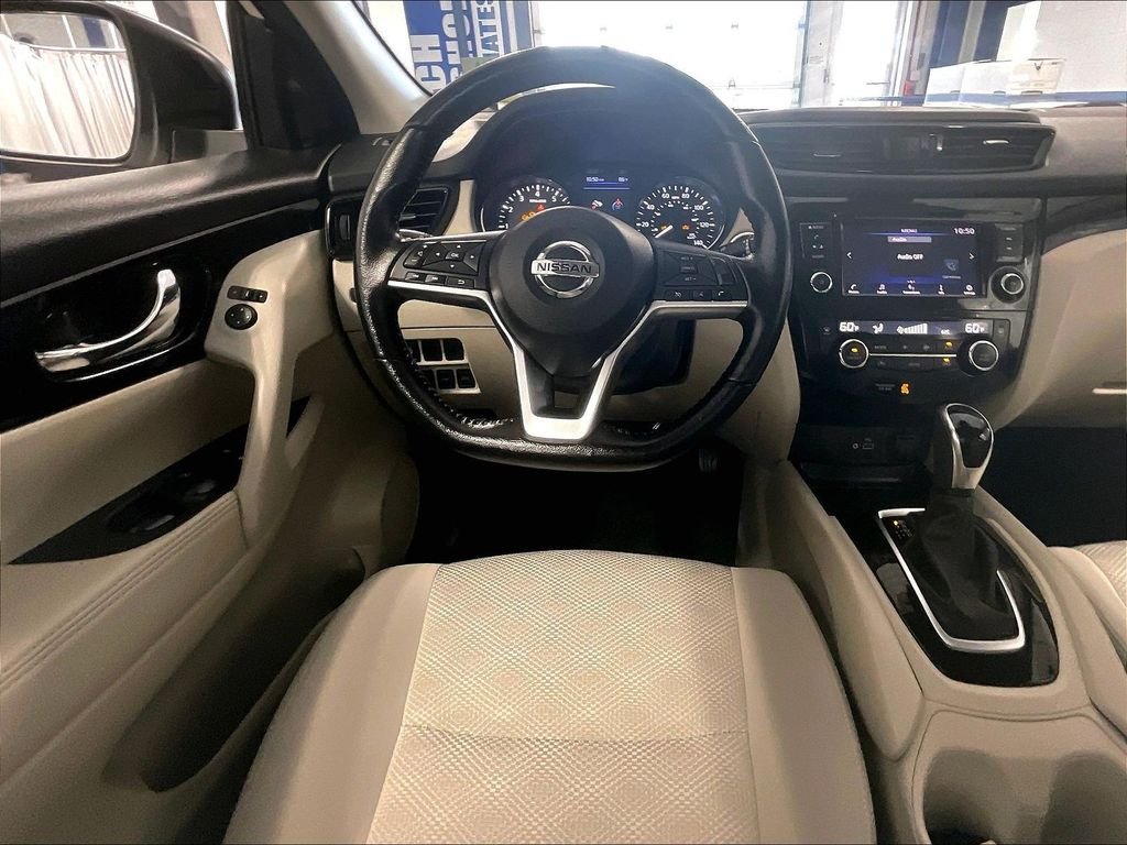 Used 2022 Nissan Rogue Sport SV AWD/4WD image 17