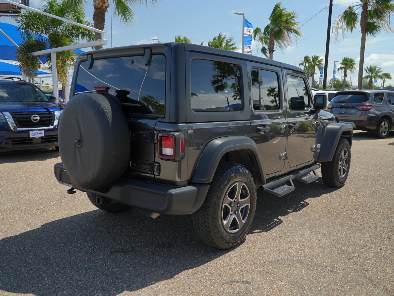 Used 2021 Jeep Wrangler Unlimited Sport AWD/4WD image 5