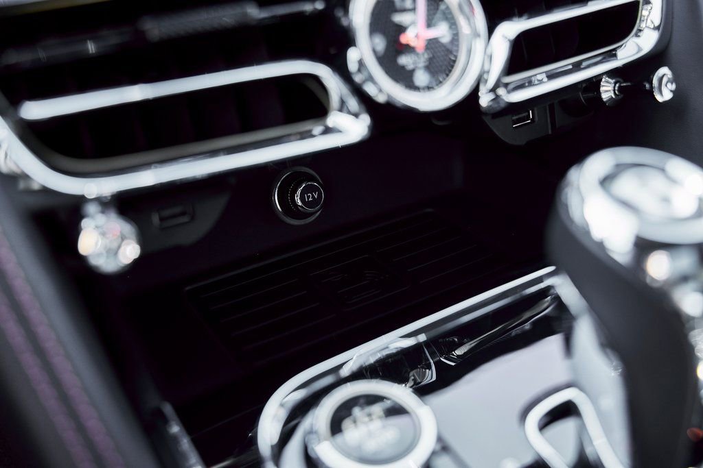 Used 2023 Bentley Flying Spur V8 image 74