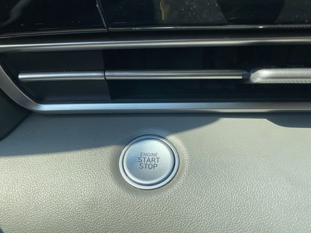 Used 2022 Hyundai Elantra SEL w/ Convenience Package FWD image 23