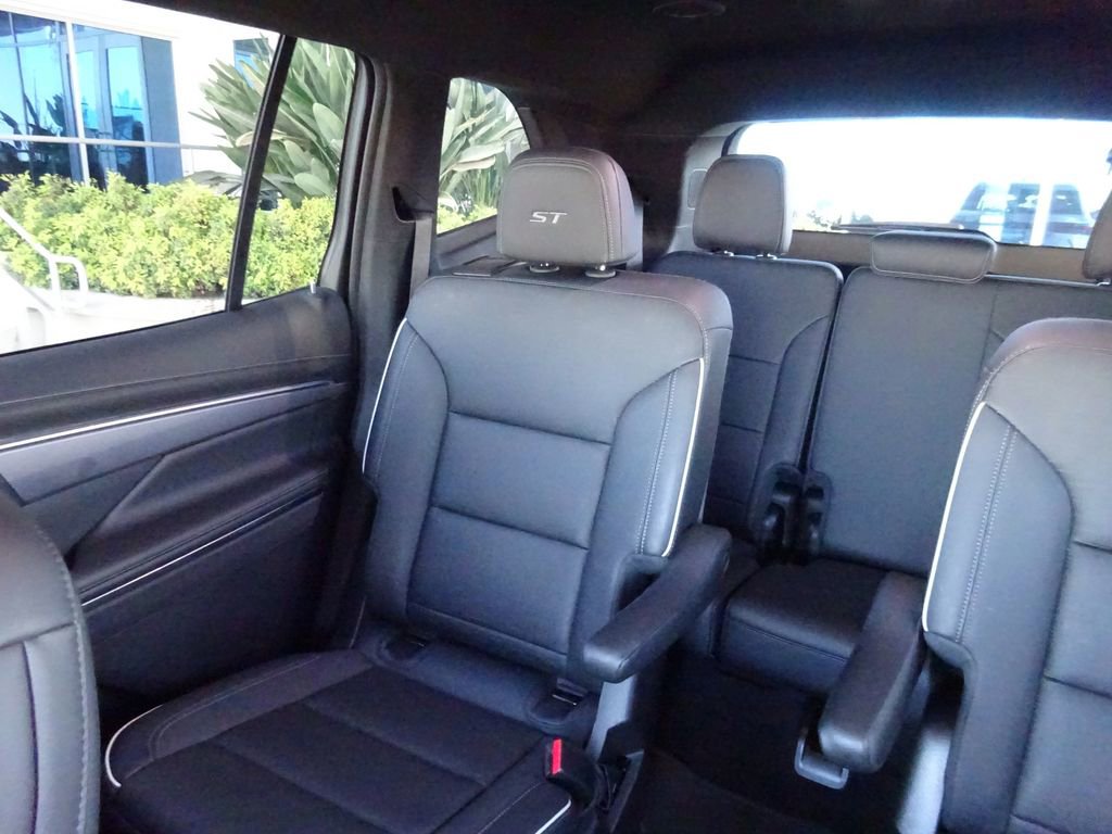 Certified 2025 Buick Enclave Sport Touring image 17