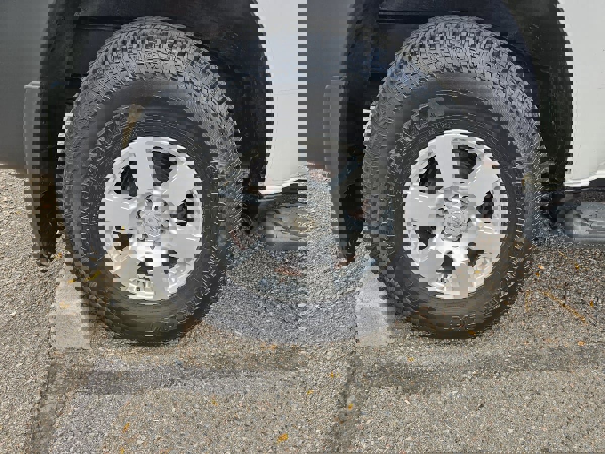 Used 2005 Nissan Xterra Off-Road image 40