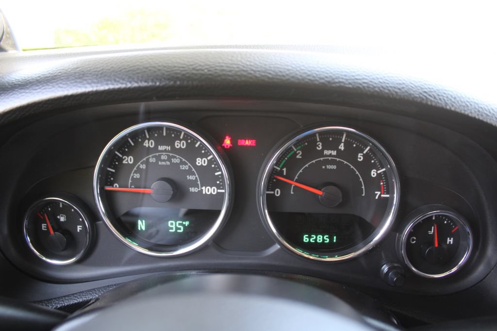 Used 2013 Jeep Wrangler Sport AWD/4WD image 22