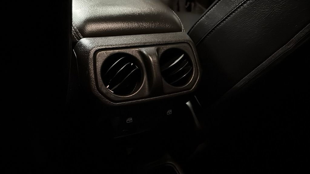 Used 2020 Jeep Gladiator Overland AWD/4WD image 13