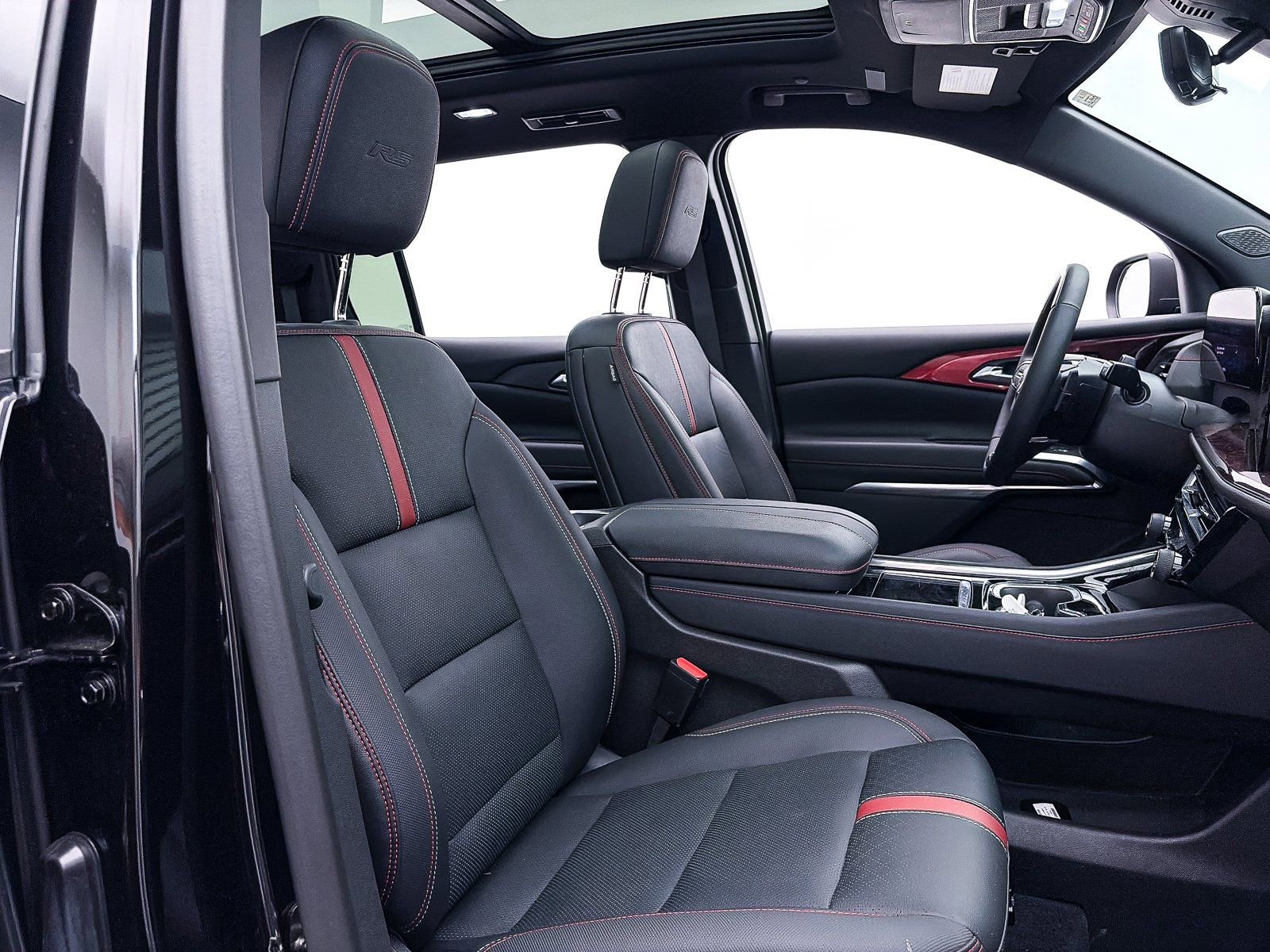 Used 2024 Chevrolet Traverse RS w/ LPO, Floor Liner Package image 37