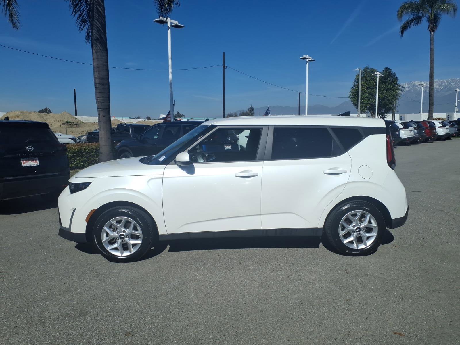 Used 2023 Kia Soul LX w/ Option Group 015 image 10