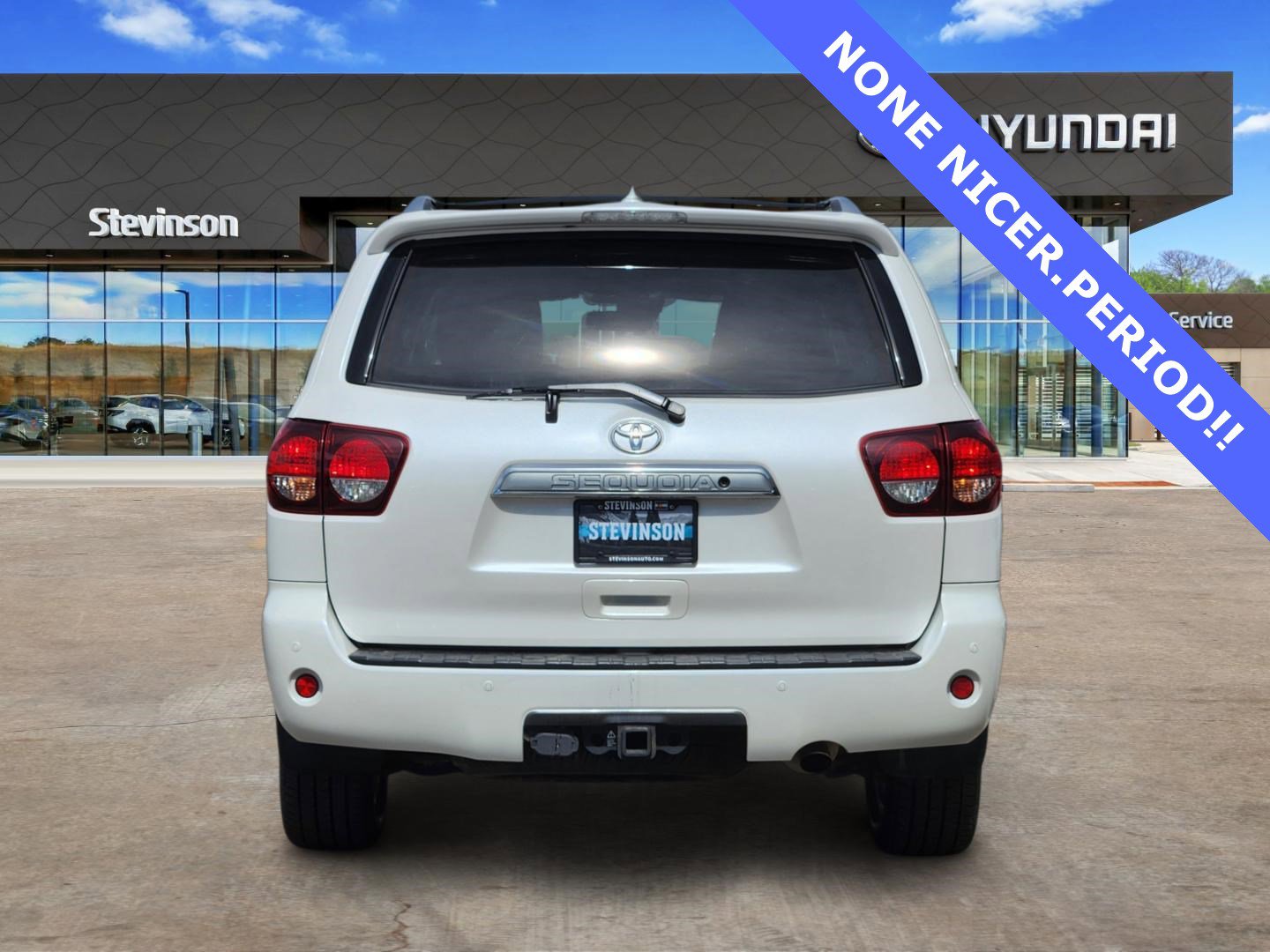 Used 2019 Toyota Sequoia Platinum image 3