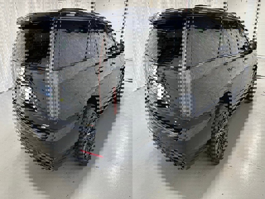Used 2025 Cadillac Escalade V image 7