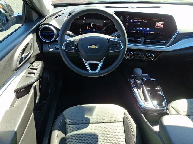New 2026 Chevrolet Trax LT w/ LT Convenience Package FWD image 8