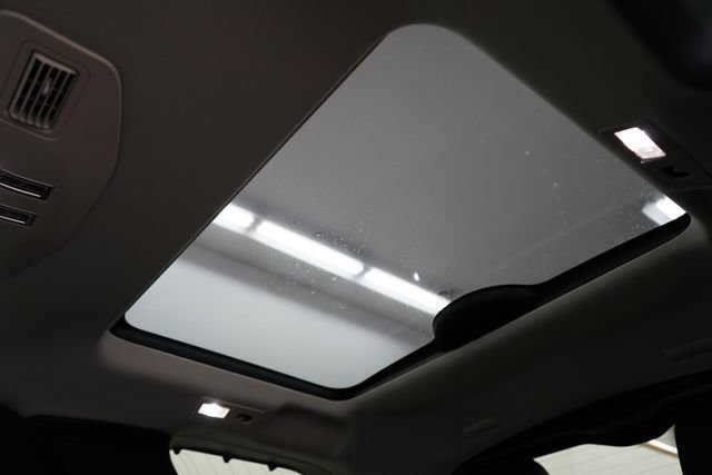 Used 2024 Land Rover Discovery S image 60