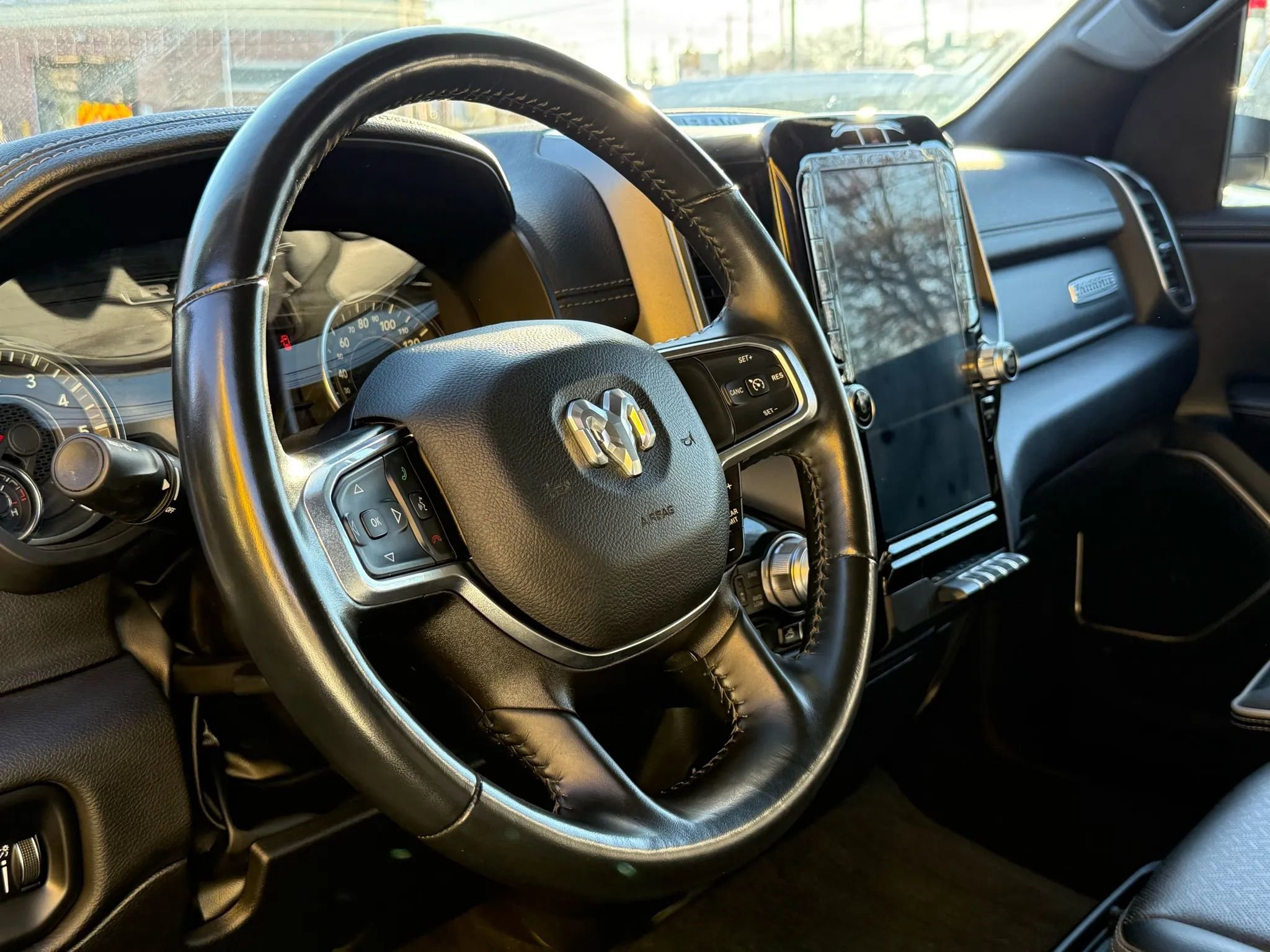 Used 2023 RAM 1500 Laramie image 9