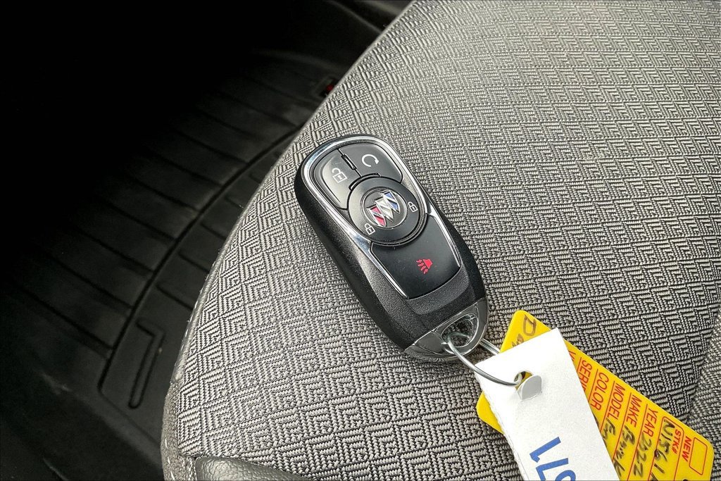 Used 2022 Buick Encore GX Select w/ Sport Touring Package FWD image 29