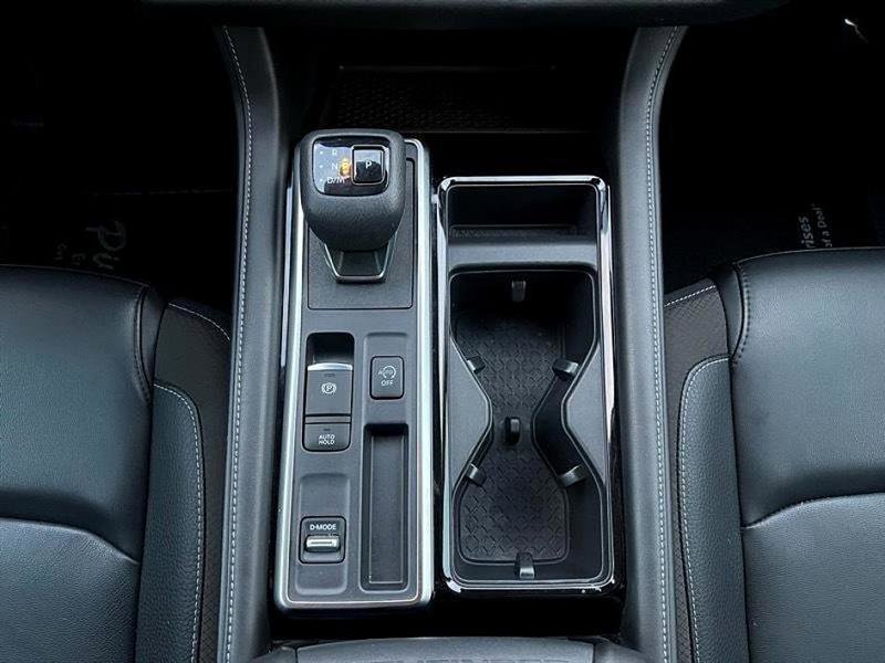 Used 2023 Nissan Pathfinder SL w/ Lighting Package (N92) image 39