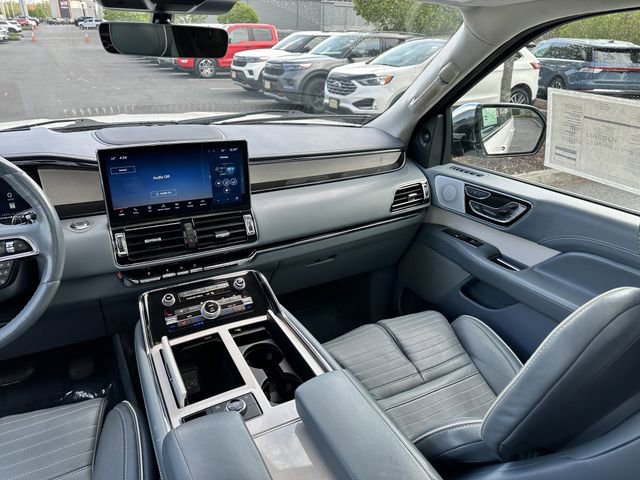 Certified 2023 Lincoln Navigator Black Label AWD/4WD image 17