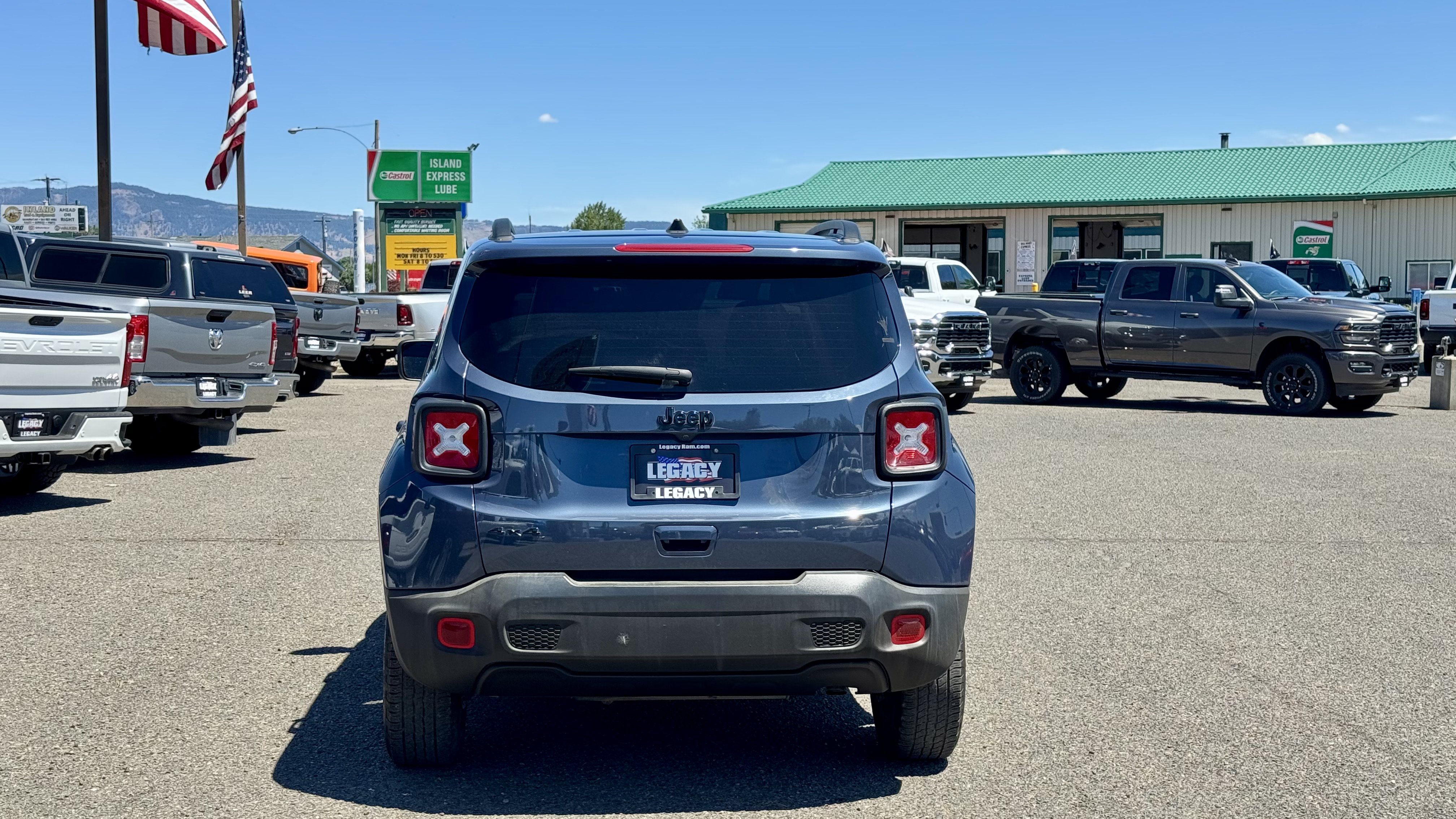 Used 2023 Jeep Renegade Latitude AWD/4WD image 6