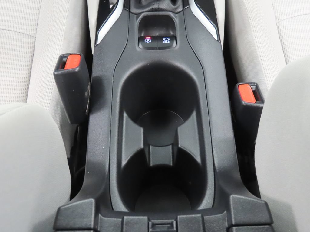 Used 2022 Toyota Corolla Cross LE AWD/4WD image 30