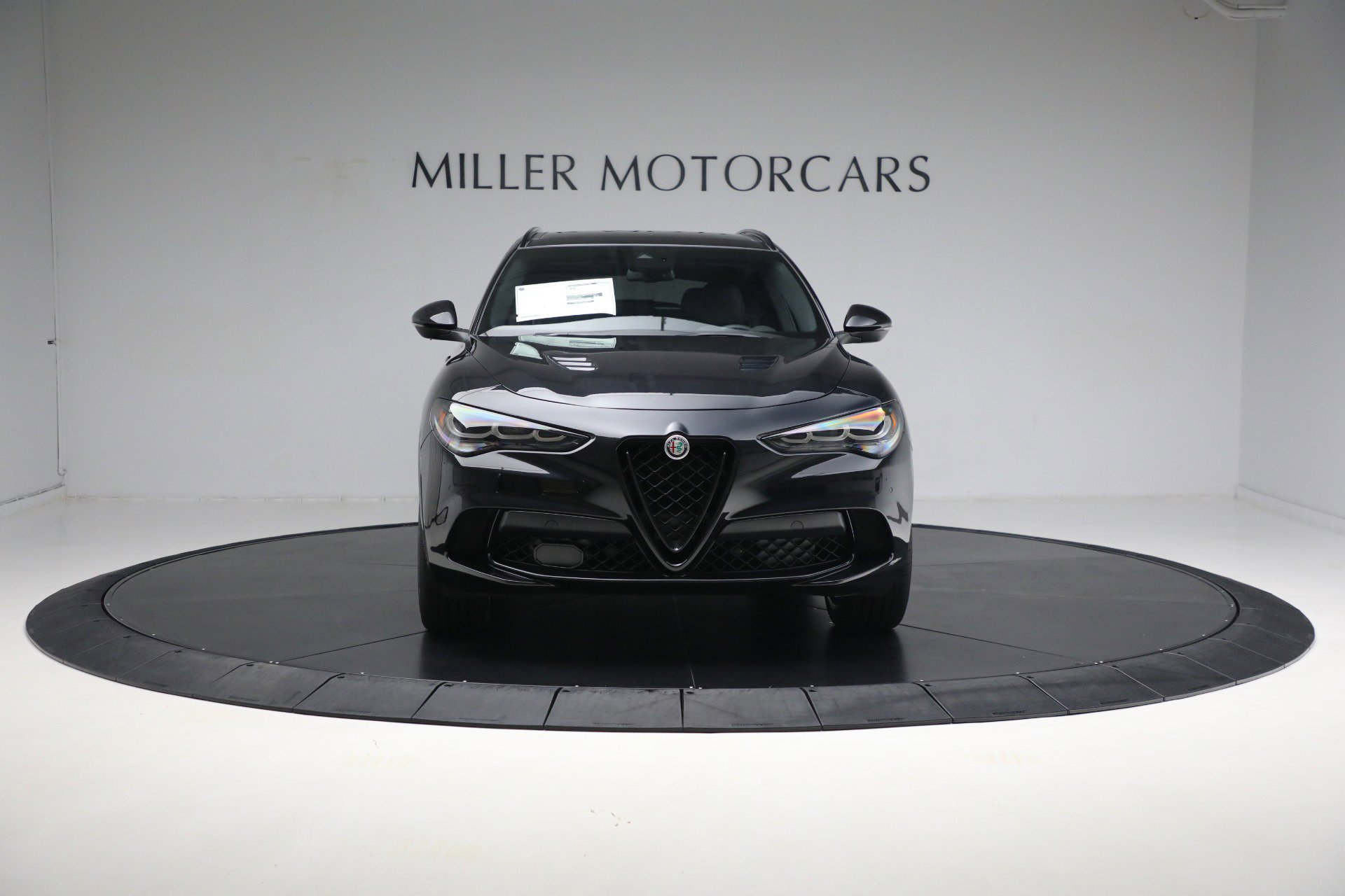 New 2024 Alfa Romeo Stelvio Quadrifoglio w/ Active Assist Plus Package AWD/4WD image 31
