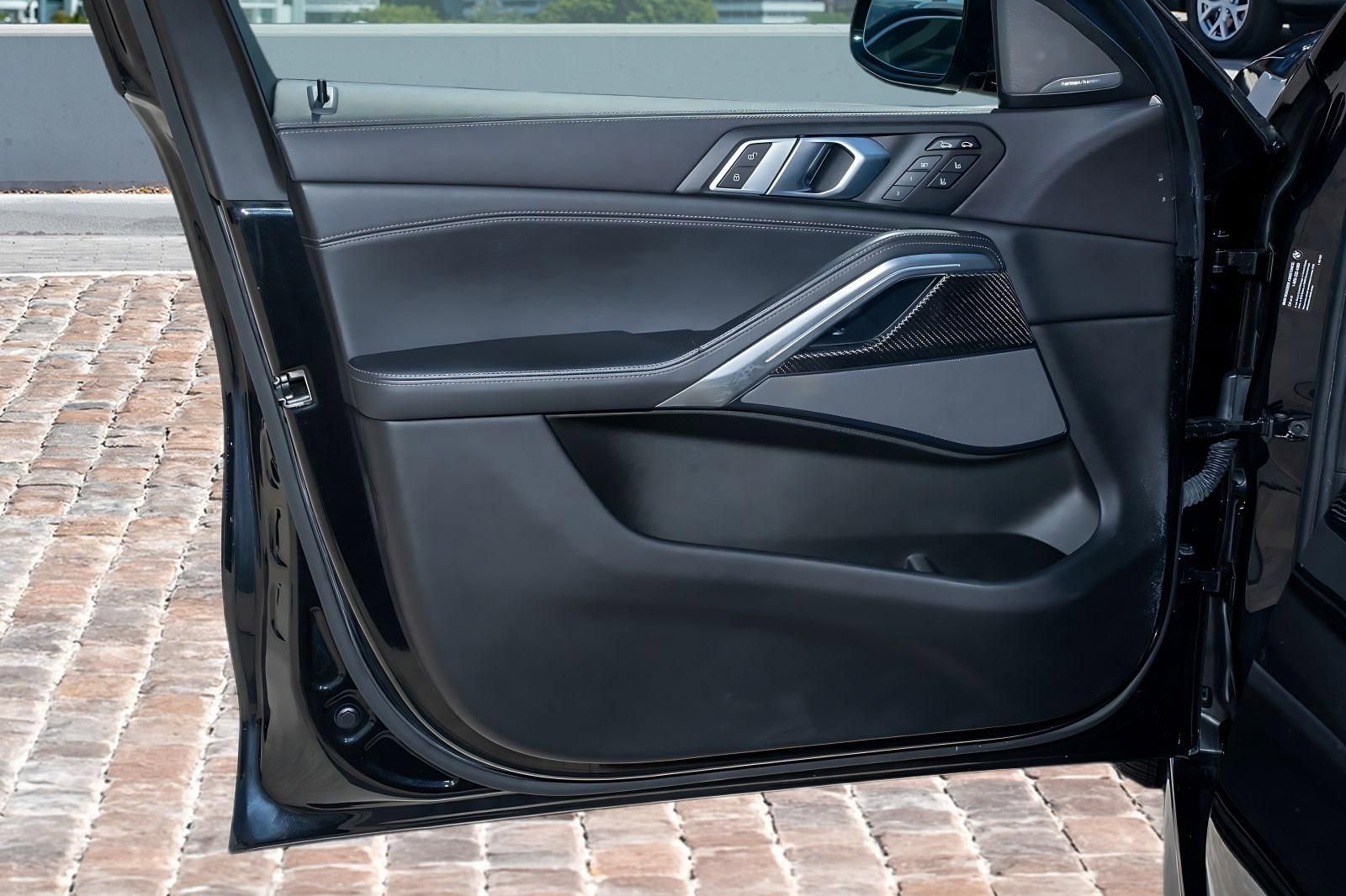 Used 2022 BMW X6 M50i w/ Executive Package image 12