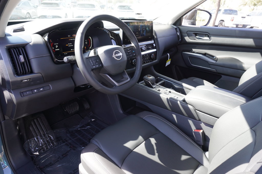 New 2026 Nissan Pathfinder SL FWD image 17