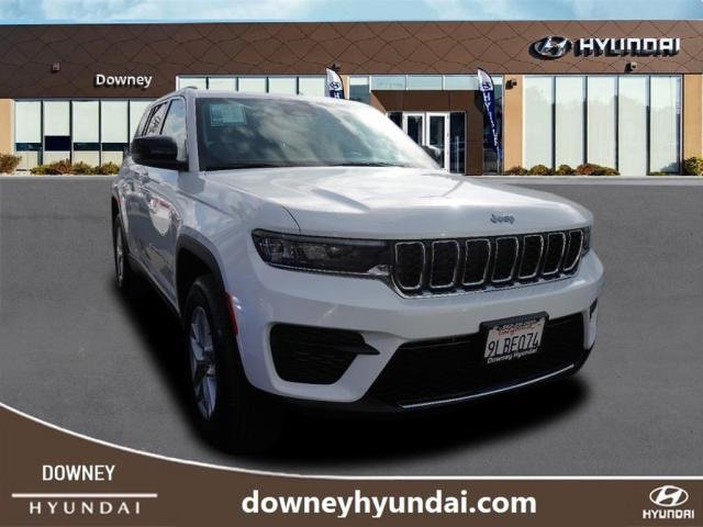 Used 2024 Jeep Grand Cherokee Laredo X w/ Trailer Tow Package image 2