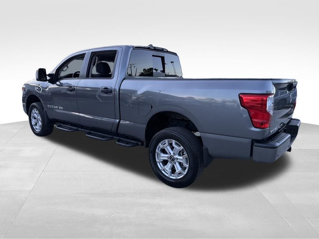 Used 2024 Nissan Titan SV w/ SV Convenience Package image 32