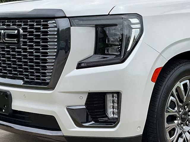 Used 2023 GMC Yukon Denali Ultimate AWD/4WD image 11