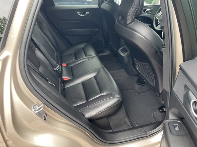 Certified 2023 Volvo XC60 B5 Core w/ Climate Package AWD/4WD image 15