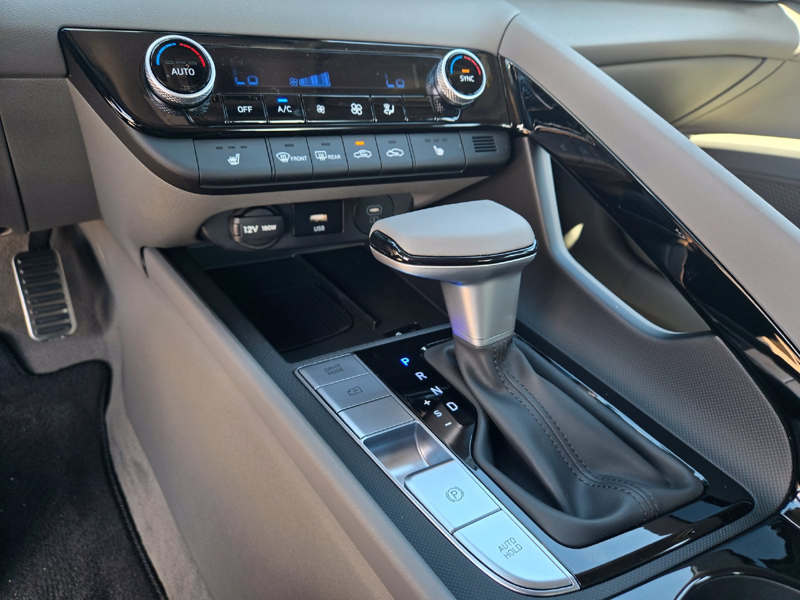 New 2026 Hyundai Elantra SEL Sport Premium FWD image 13