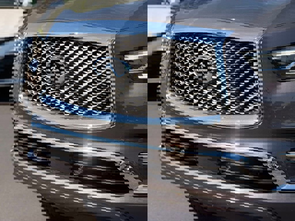 Used 2024 INFINITI QX80 Luxe image 11
