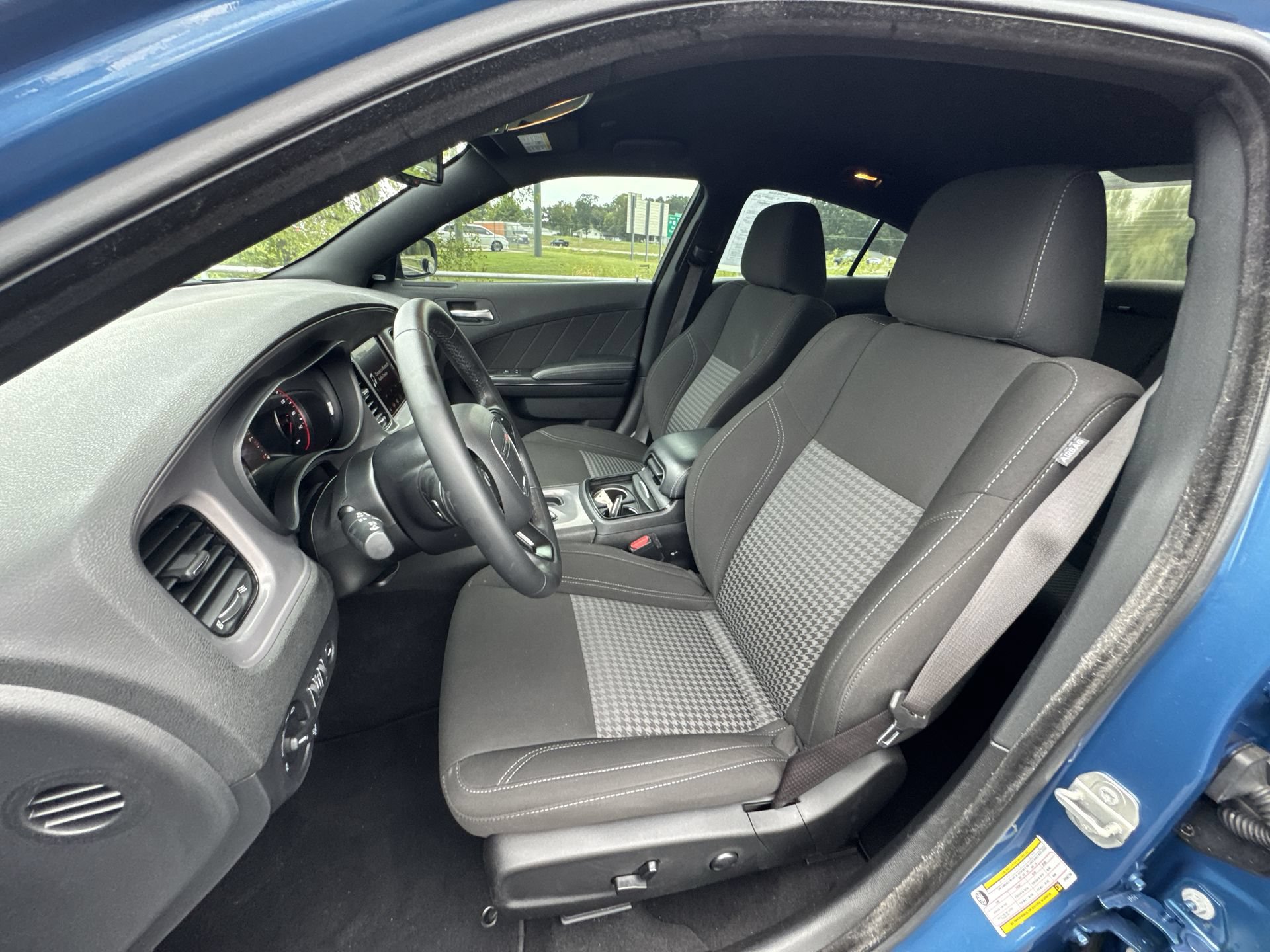 Used 2023 Dodge Charger SXT w/ Blacktop Package AWD/4WD image 11
