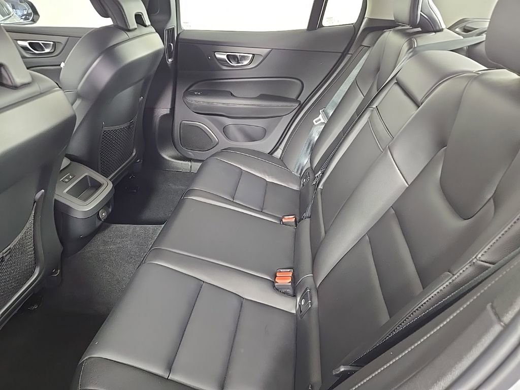 Certified 2025 Volvo S60 B5 Core image 14